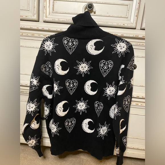 Black Friday Dolls Kill %100 Cotton turtleneck sweater (M) - Picture 5 of 6